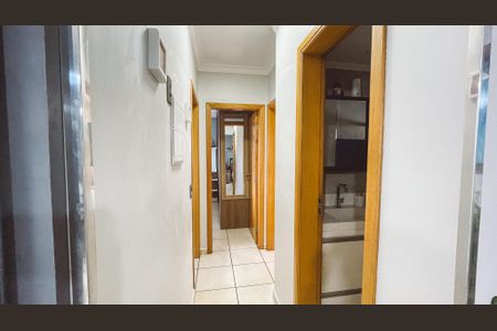 Apartamento à venda com 75m², 3 quartos e 2 vagas Apartamento à venda com 75m², 3 quartos e 2 vagasCorredor