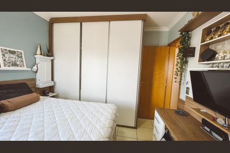 Apartamento à venda com 75m², 3 quartos e 2 vagas Apartamento à venda com 75m², 3 quartos e 2 vagas Suíte