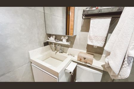 Apartamento à venda com 75m², 3 quartos e 2 vagas Apartamento à venda com 75m², 3 quartos e 2 vagasBanheiro da Suíte