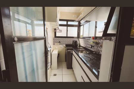 Apartamento à venda com 75m², 3 quartos e 2 vagas Apartamento à venda com 75m², 3 quartos e 2 vagasÁrea de Serviço