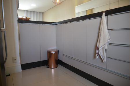 Apartamento à venda com 70m², 2 quartos e 2 vagasCozinha e Área de Serviço