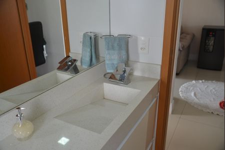 Apartamento à venda com 70m², 2 quartos e 2 vagasBanheiro Social