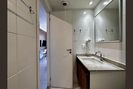 Studio para alugar com 23m², 0 quarto e sem vaga Studio para alugar com 23m², 0 quarto e sem vagaBanheiro
