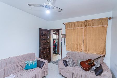 Casa à venda com 240m², 4 quartos e 3 vagasSala