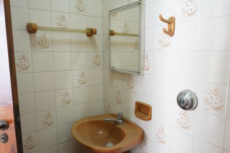 Casa à venda com 280m², 5 quartos e 3 vagasBanheiro de Serviço