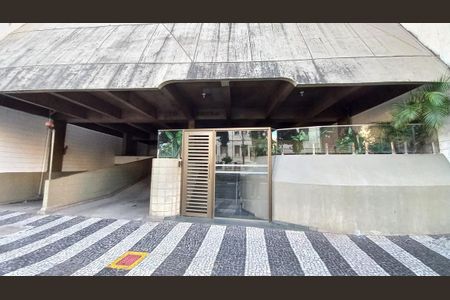 Apartamento à venda com 77m², 2 quartos e 1 vagaFachada do Prédio