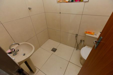 Casa à venda com 113m², 2 quartos e 1 vagaBanheiro