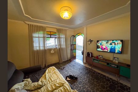 Casa à venda com 192m², 3 quartos e 2 vagas Casa à venda com 192m², 3 quartos e 2 vagasSala