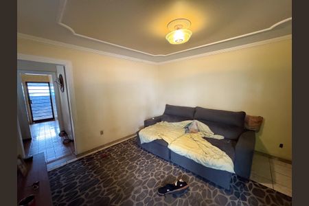 Casa à venda com 192m², 3 quartos e 2 vagas Casa à venda com 192m², 3 quartos e 2 vagasSala