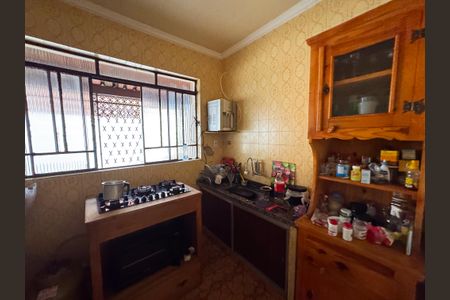 Casa à venda com 192m², 3 quartos e 2 vagas Casa à venda com 192m², 3 quartos e 2 vagasCozinha