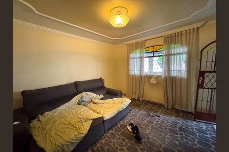 Casa à venda com 192m², 3 quartos e 2 vagas Casa à venda com 192m², 3 quartos e 2 vagasSala