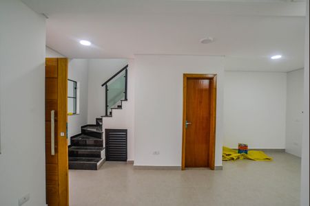 Casa à venda com 130m², 3 quartos e 2 vagas Casa à venda com 130m², 3 quartos e 2 vagasSala