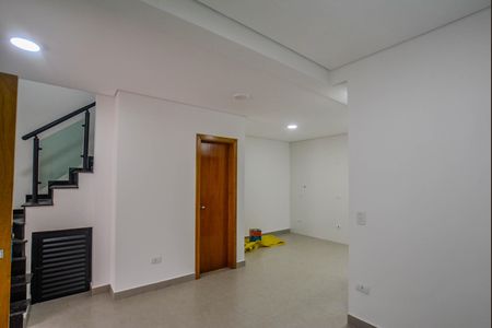 Casa à venda com 130m², 3 quartos e 2 vagas Casa à venda com 130m², 3 quartos e 2 vagasSala