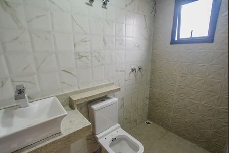 Casa à venda com 130m², 3 quartos e 2 vagas Casa à venda com 130m², 3 quartos e 2 vagasBanheiro da Suíte