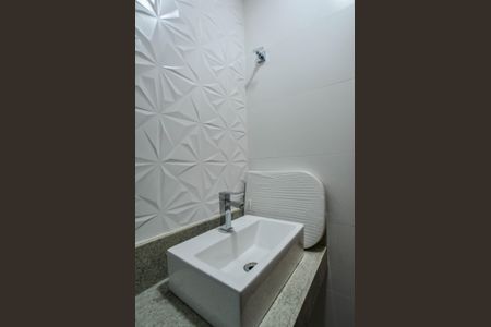 Casa à venda com 130m², 3 quartos e 2 vagas Casa à venda com 130m², 3 quartos e 2 vagasLavabo