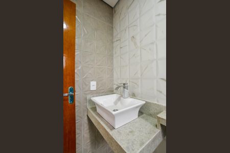 Casa à venda com 130m², 3 quartos e 2 vagas Casa à venda com 130m², 3 quartos e 2 vagasBanheiro da Suíte