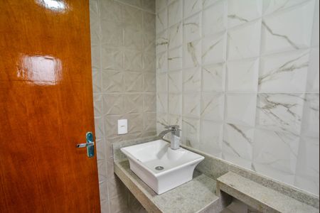 Casa à venda com 130m², 3 quartos e 2 vagas Casa à venda com 130m², 3 quartos e 2 vagasBanheiro da Suíte