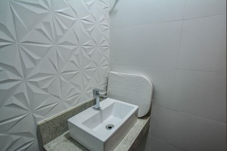 Casa à venda com 130m², 3 quartos e 2 vagas Casa à venda com 130m², 3 quartos e 2 vagasLavabo