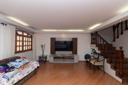 Casa à venda com 231m², 3 quartos e 4 vagasSala