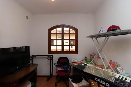 Casa à venda com 231m², 3 quartos e 4 vagasQuarto 2