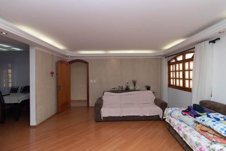 Casa à venda com 231m², 3 quartos e 4 vagasSala