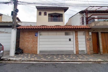 Casa à venda com 231m², 3 quartos e 4 vagasFachada