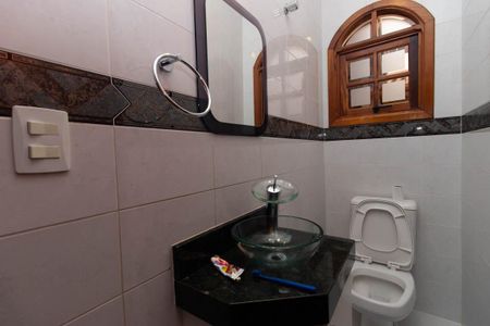 Casa à venda com 231m², 3 quartos e 4 vagasLavabo