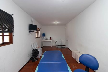 Casa à venda com 231m², 3 quartos e 4 vagasEspaço de Festa