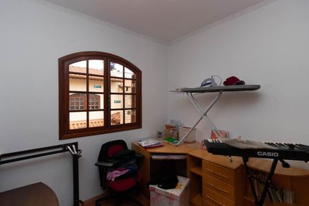 Casa à venda com 231m², 3 quartos e 4 vagasQuarto 2