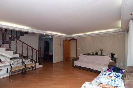 Casa à venda com 231m², 3 quartos e 4 vagasSala