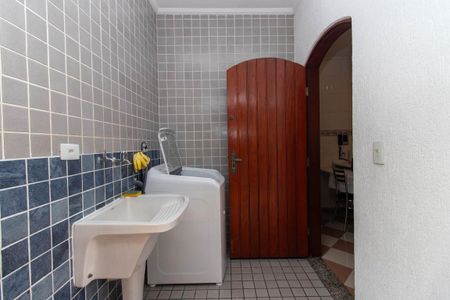 Casa à venda com 231m², 3 quartos e 4 vagasÁrea de Serviço