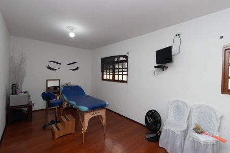 Casa à venda com 231m², 3 quartos e 4 vagasEspaço de Festa