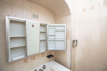 Casa para alugar com 73m², 2 quartos e 1 vaga Casa para alugar com 73m², 2 quartos e 1 vagaBanheiro 1