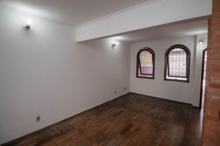 Casa para alugar com 73m², 2 quartos e 1 vaga Casa para alugar com 73m², 2 quartos e 1 vagaSala