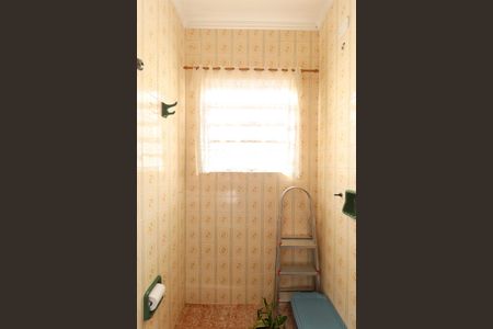 Casa à venda com 200m², 3 quartos e 2 vagasBanheiro 1