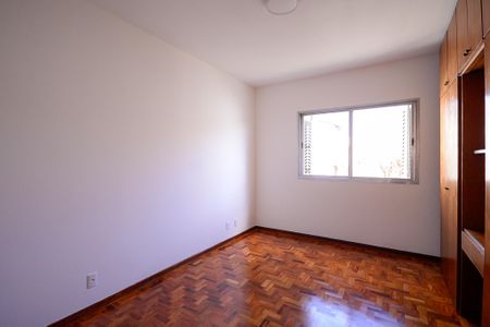 Casa à venda com 220m², 5 quartos e 4 vagasQuarto 2