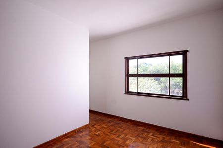 Casa à venda com 220m², 5 quartos e 4 vagasQuarto 4 - 