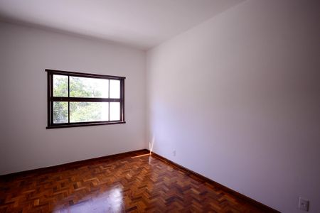 Casa à venda com 220m², 5 quartos e 4 vagasQuarto 4 - 