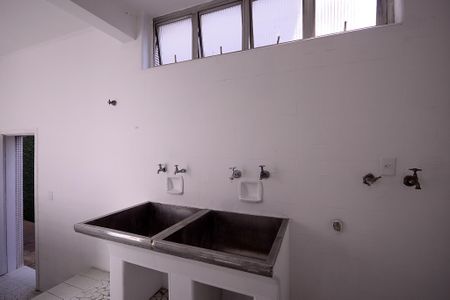 Casa à venda com 220m², 5 quartos e 4 vagasÁrea de Serviço