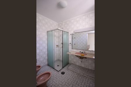 Casa à venda com 220m², 5 quartos e 4 vagasBanheiro Social