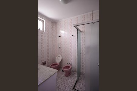 Casa à venda com 220m², 5 quartos e 4 vagasBanheiro do quarto 4