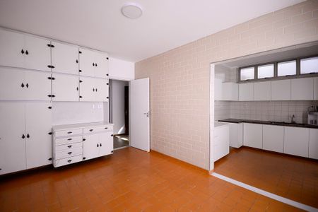 Casa à venda com 220m², 5 quartos e 4 vagasCozinha