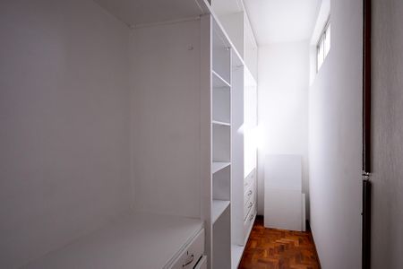 Casa à venda com 220m², 5 quartos e 4 vagasQuarto 4 - 