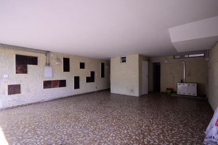 Casa à venda com 220m², 5 quartos e 4 vagasGaragem