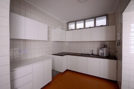 Casa à venda com 220m², 5 quartos e 4 vagasCozinha