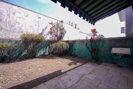 Casa à venda com 220m², 5 quartos e 4 vagasSala - Jardim