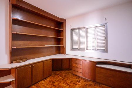 Casa à venda com 220m², 5 quartos e 4 vagasQuarto 3