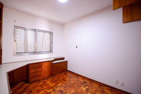 Casa à venda com 220m², 5 quartos e 4 vagasQuarto 3