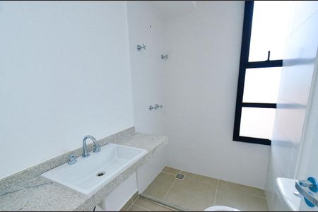 Apartamento à venda com 131m², 2 quartos e 3 vagasBanheiro/Suíte 1