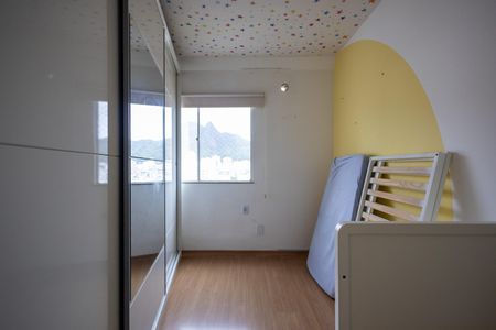 Apartamento à venda com 79m², 2 quartos e 1 vagaQuarto 2